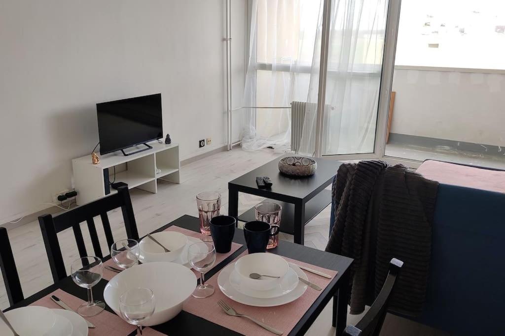 Charmant Appartement Proche Melun Centre Ville Eksteriør billede